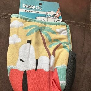 Peanuts Snoopy Tropical Mini Mitts - Yellow and Green